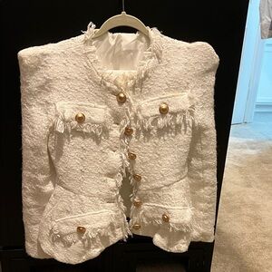 Elegant White Tweed Jacket with Gold Buttons with short